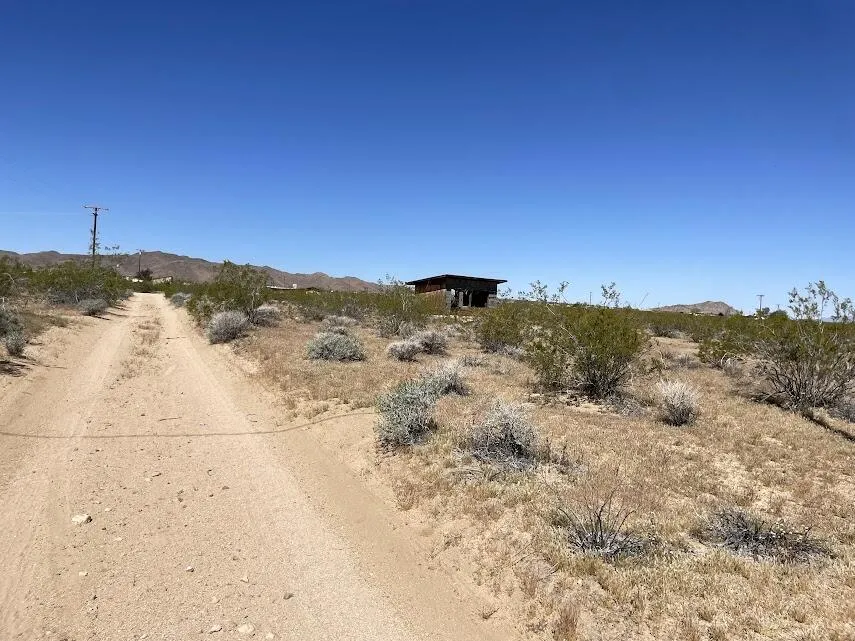216 Jesse Road Landers, CA 92285