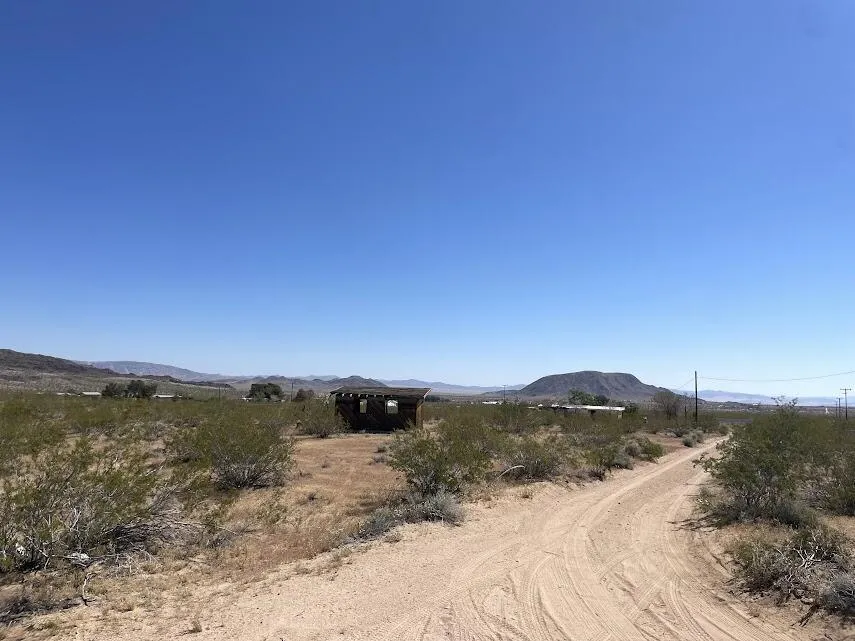 216 Jesse Road Landers, CA 92285