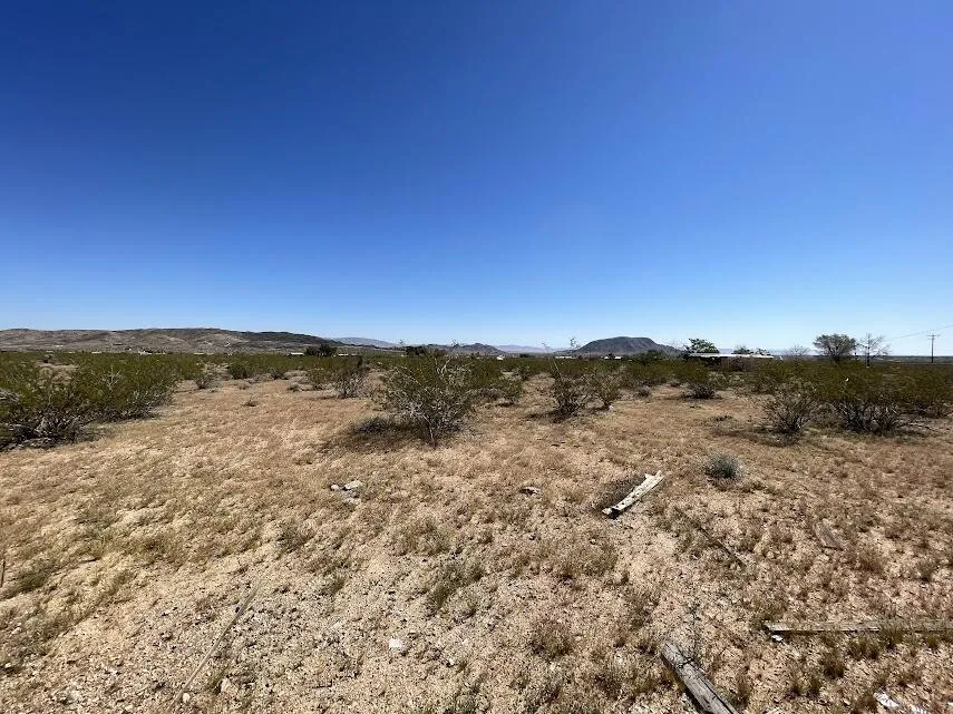 216 Jesse Road Landers, CA 92285