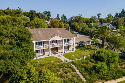 748 S Walnut Avenue
