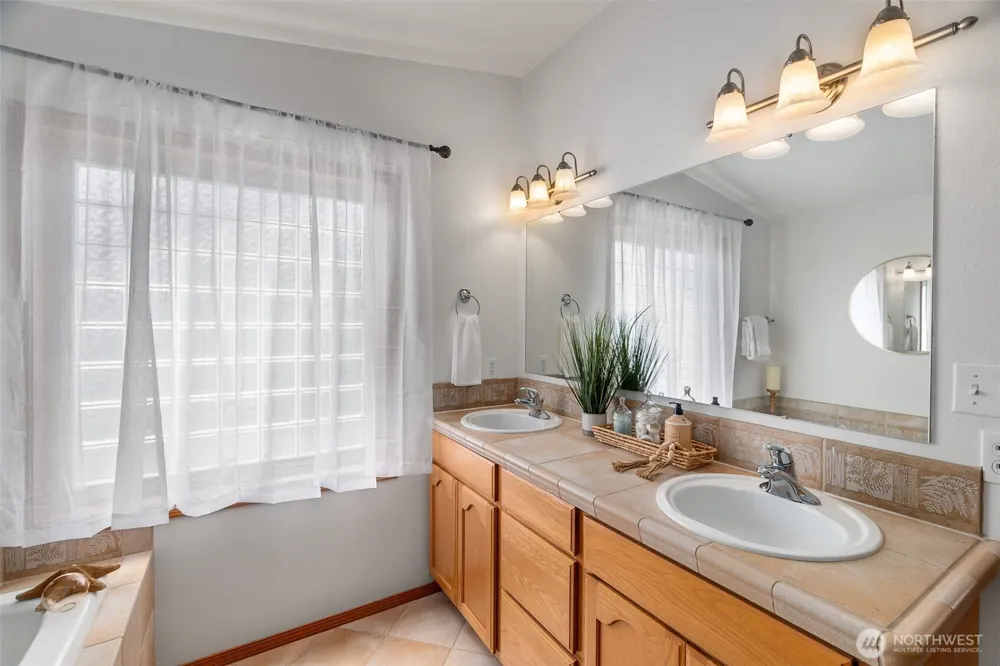708 Sea Vista Lane Grayland, WA 98547