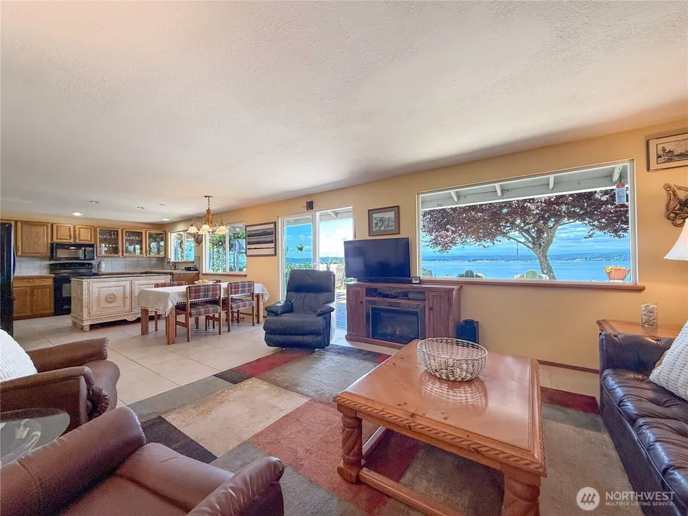 16 A Saratoga  (Including D-15) Drive Hat Island, WA 98206