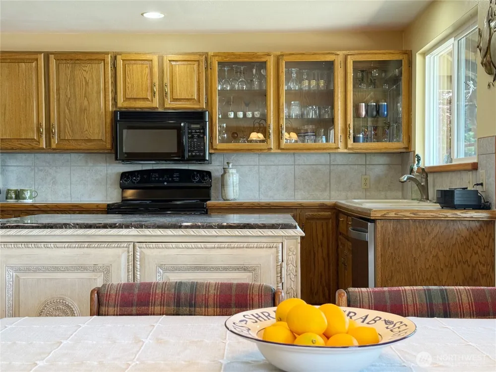 16 A Saratoga  (Including D-15) Drive Hat Island, WA 98206