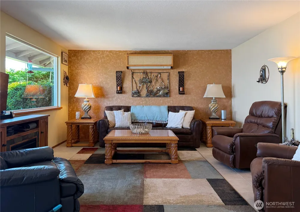 16 A Saratoga  (Including D-15) Drive Hat Island, WA 98206