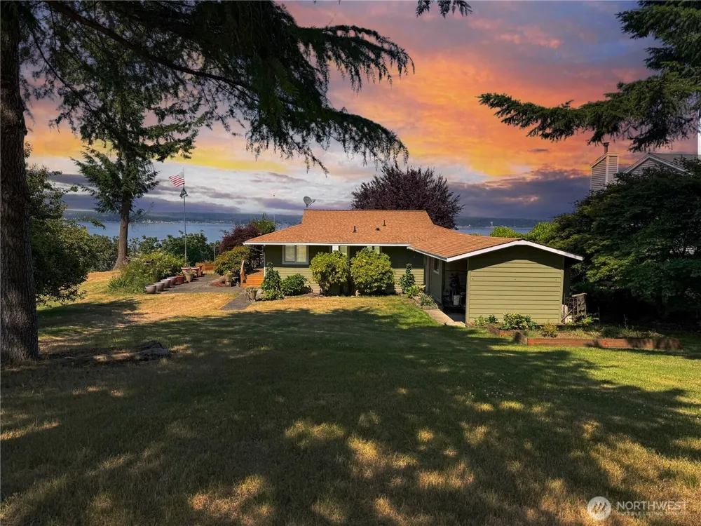 16 A Saratoga  (Including D-15) Drive Hat Island, WA 98206