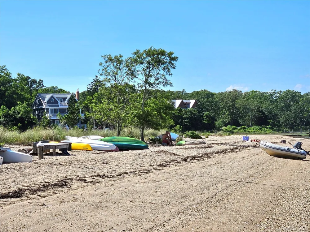 3650 Bay Shore Road Greenport, NY 11944