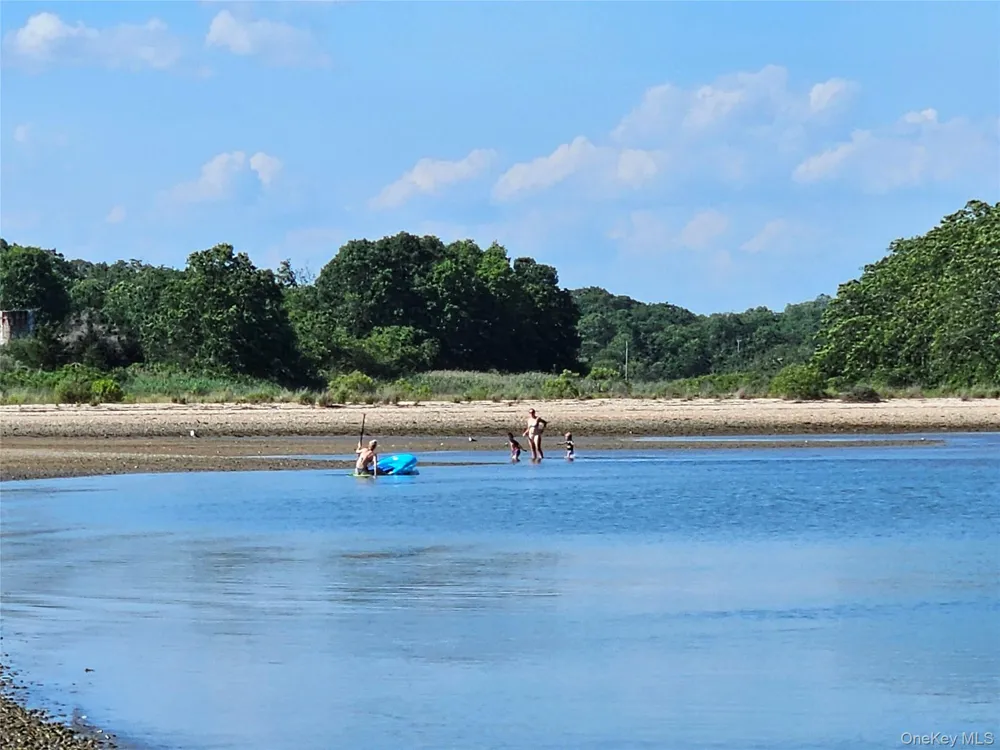 3650 Bay Shore Road Greenport, NY 11944