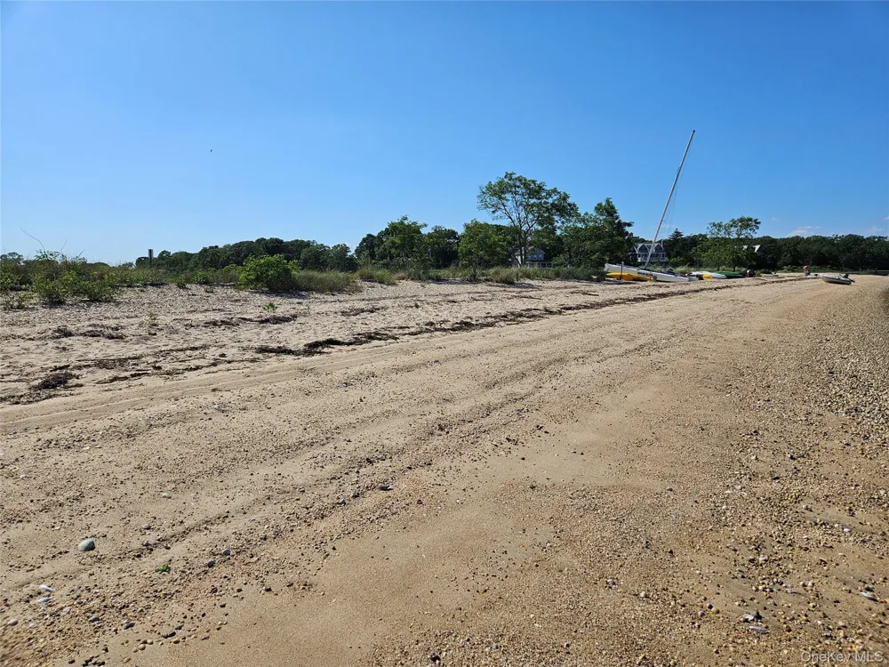 3650 Bay Shore Road Greenport, NY 11944
