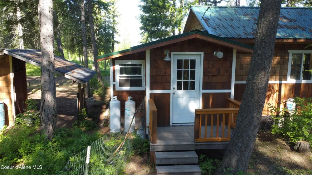 1942 Two Tail Road Bonners Ferry, ID 83805