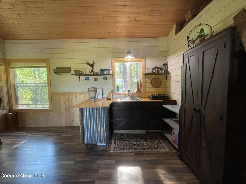 1942 Two Tail Road Bonners Ferry, ID 83805