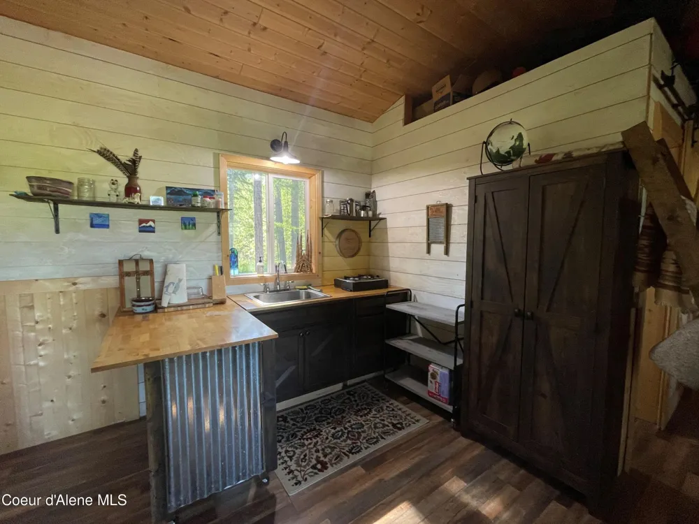 1942 Two Tail Road Bonners Ferry, ID 83805