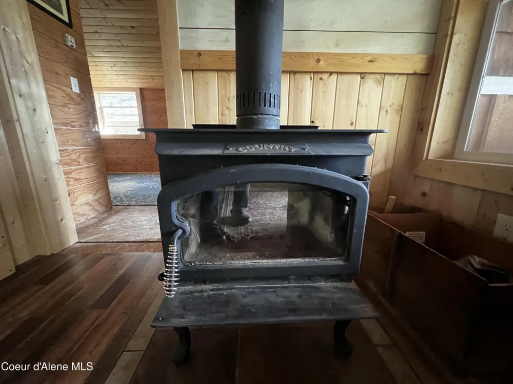 1942 Two Tail Road Bonners Ferry, ID 83805