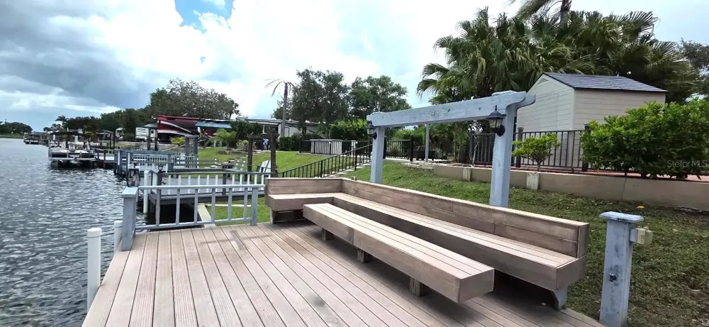 568 WATERWAY DRIVE River Ranch, FL 33867
