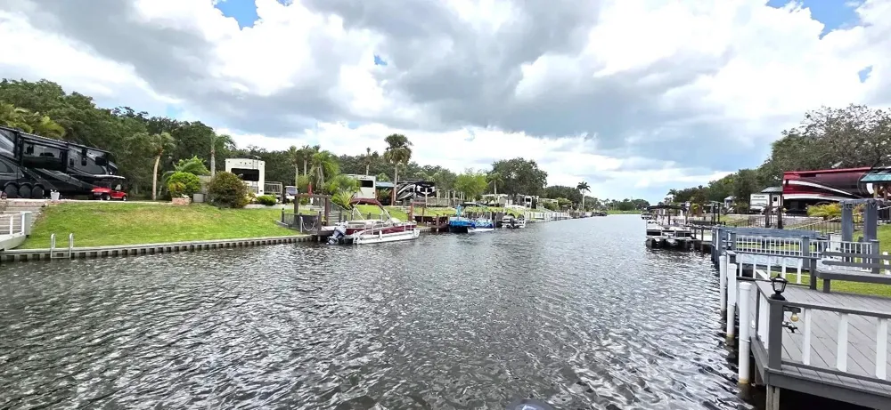 568 WATERWAY DRIVE River Ranch, FL 33867