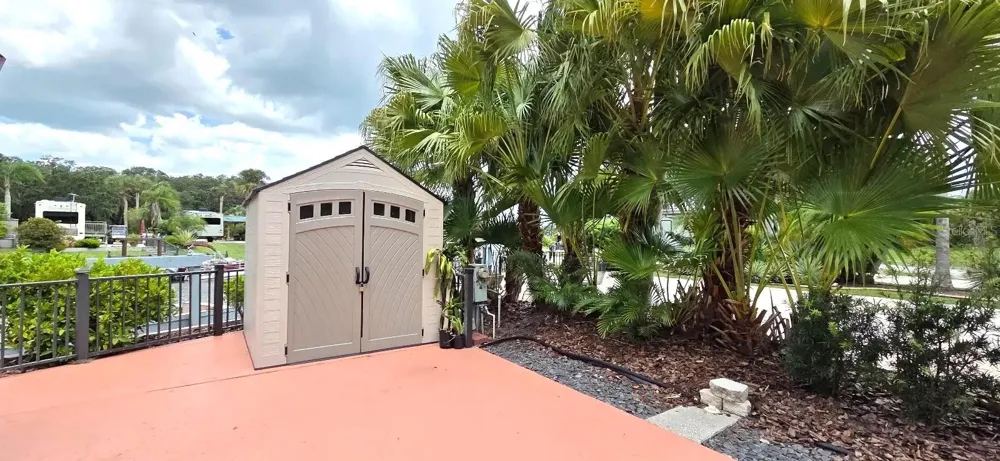 568 WATERWAY DRIVE River Ranch, FL 33867