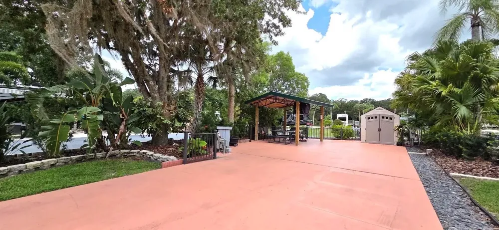 568 WATERWAY DRIVE River Ranch, FL 33867
