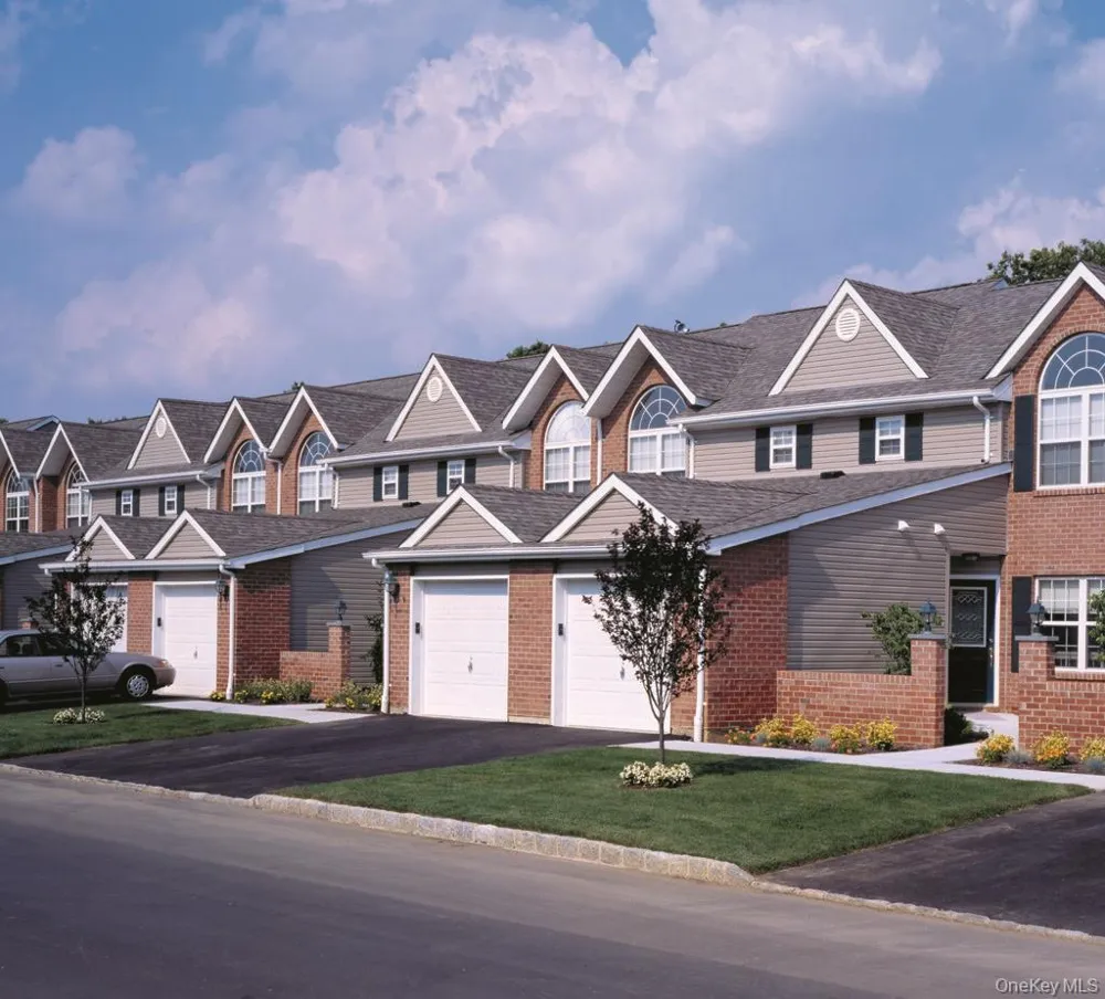 36 Neal #36 South Setauket, NY 11720