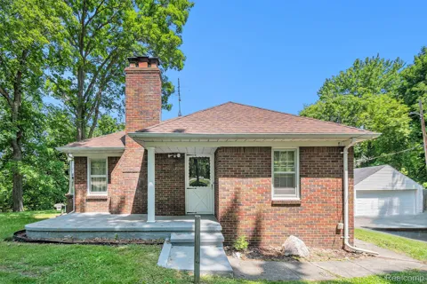 3382 W Silver Lake Road