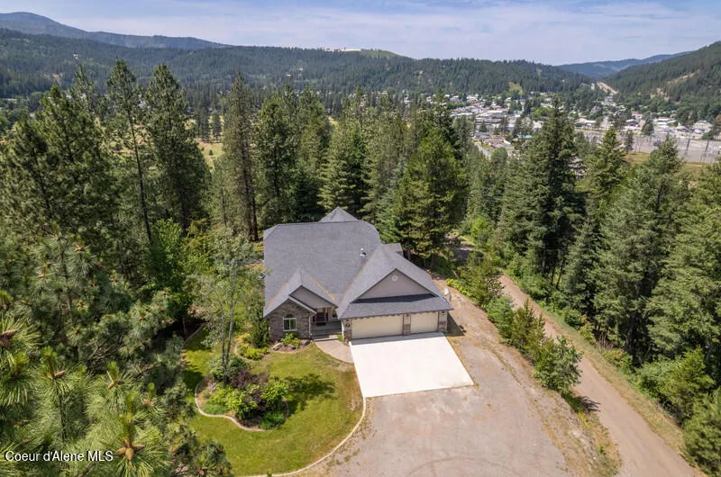 608 Country Club Lane Pinehurst, ID 83850