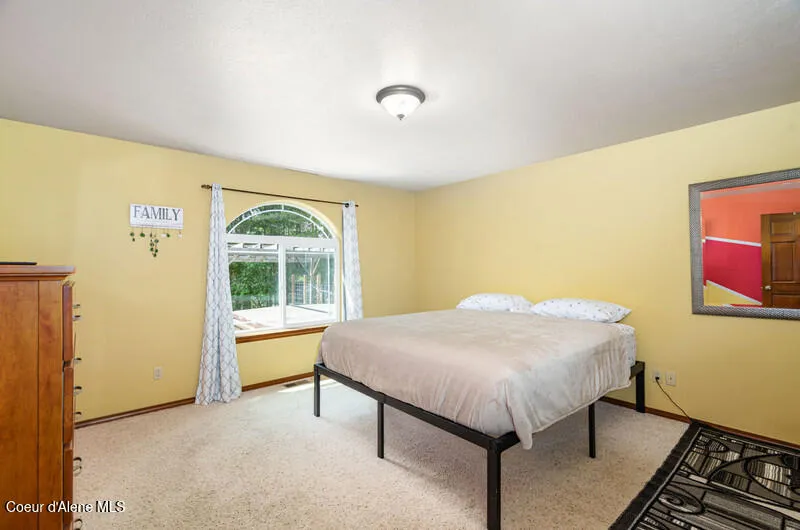 608 Country Club Lane Pinehurst, ID 83850