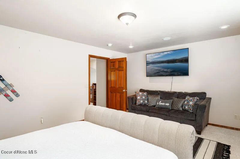 608 Country Club Lane Pinehurst, ID 83850