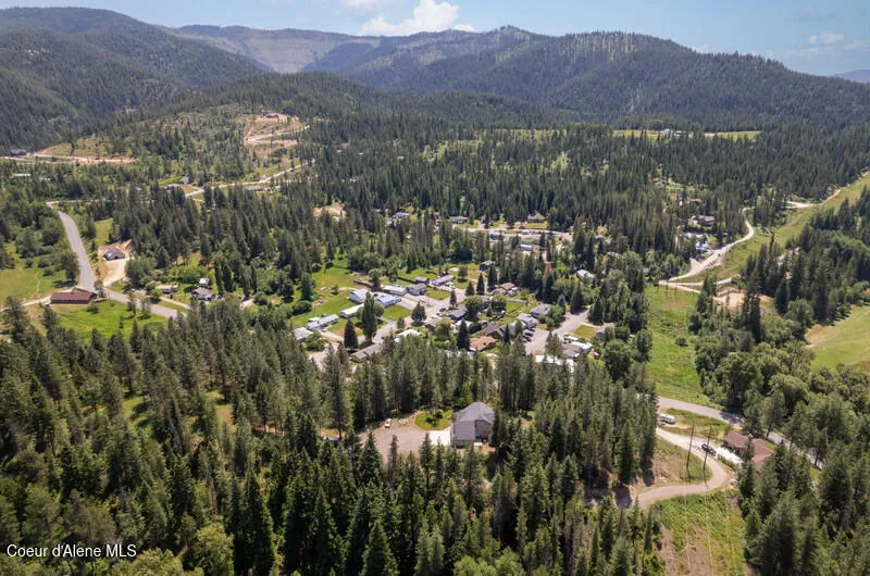 608 Country Club Lane Pinehurst, ID 83850