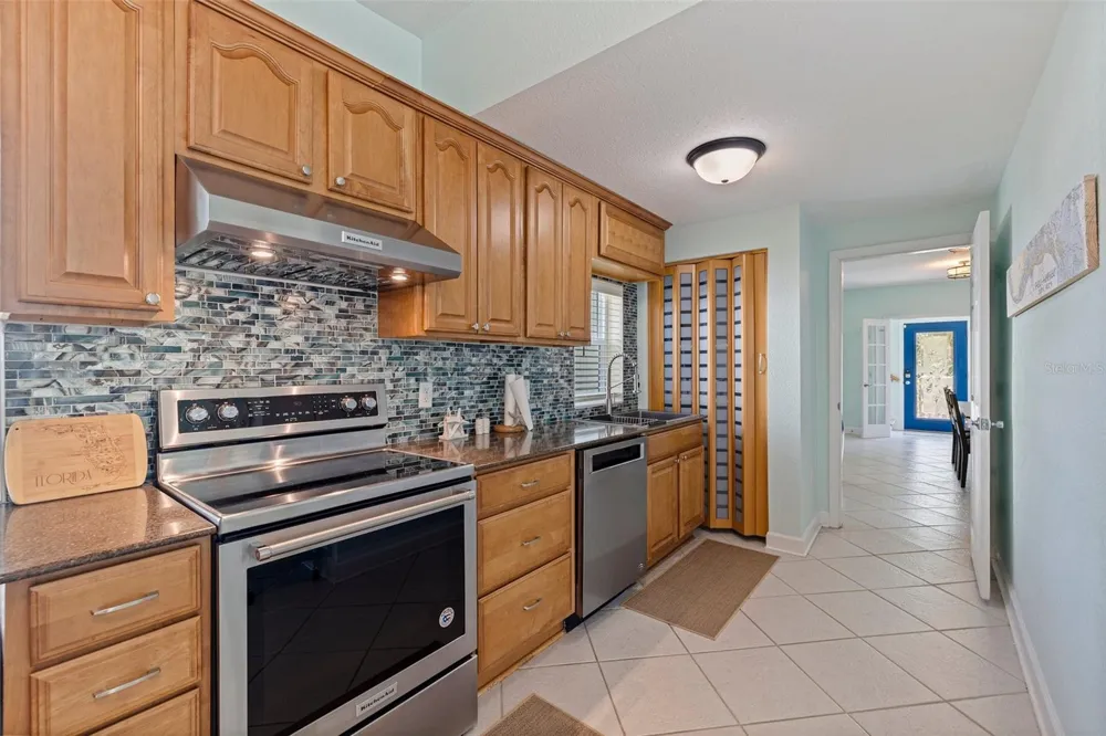 106 7TH AVENUE St Pete Beach, FL 33706