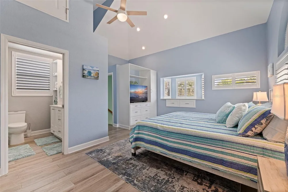 106 7TH AVENUE St Pete Beach, FL 33706