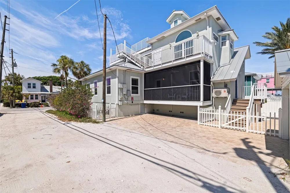 106 7TH AVENUE St Pete Beach, FL 33706