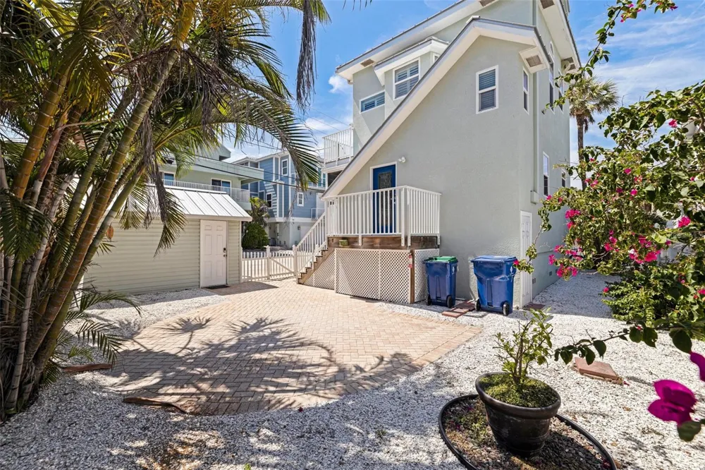106 7TH AVENUE St Pete Beach, FL 33706