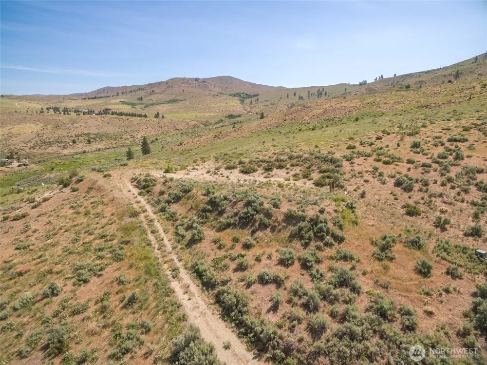 15 Cowboy Road Pateros, WA 98846