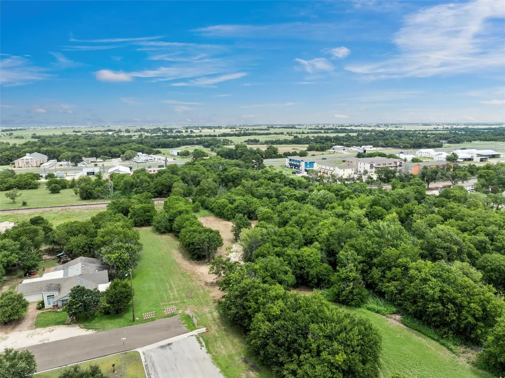 E 1st Street McGregor, TX 76657
