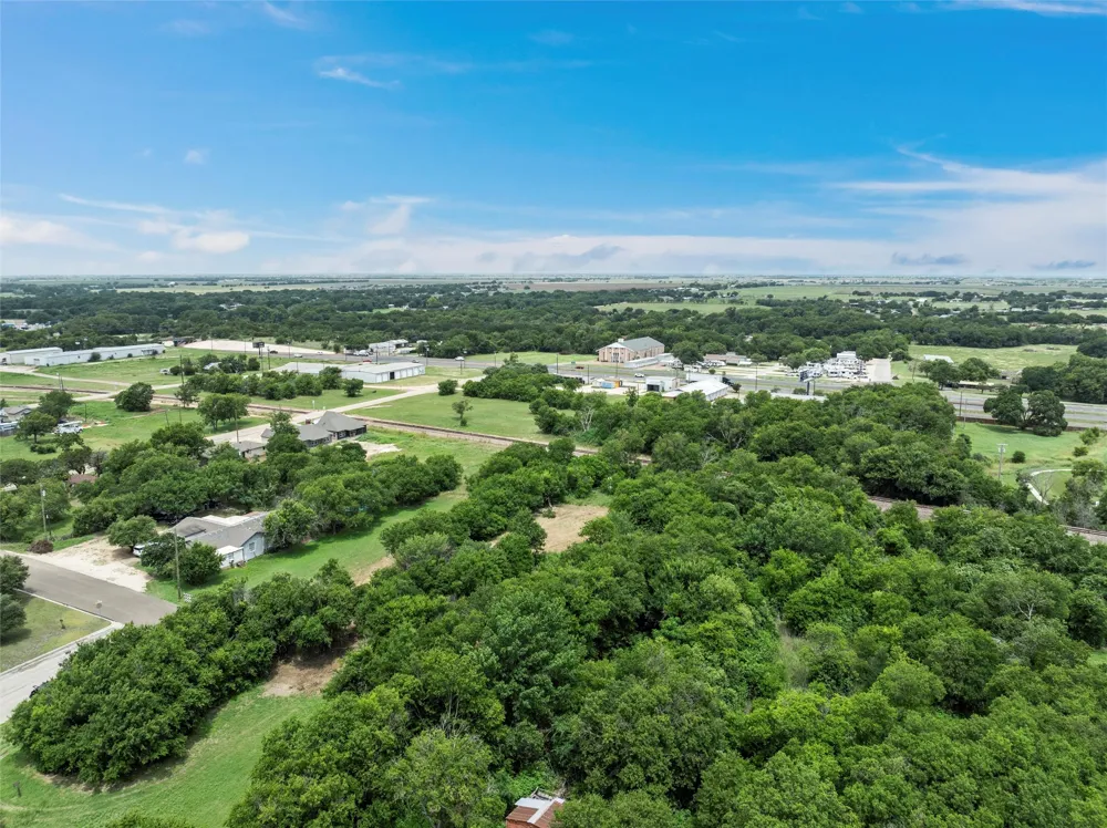 E 1st Street McGregor, TX 76657
