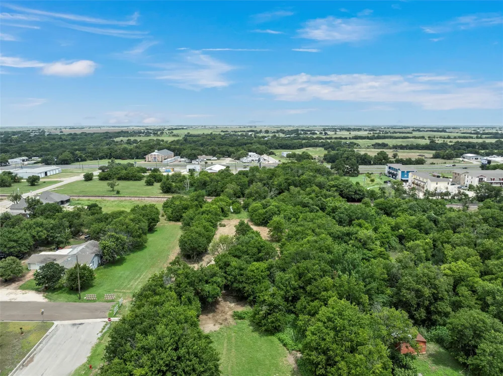 E 1st Street McGregor, TX 76657