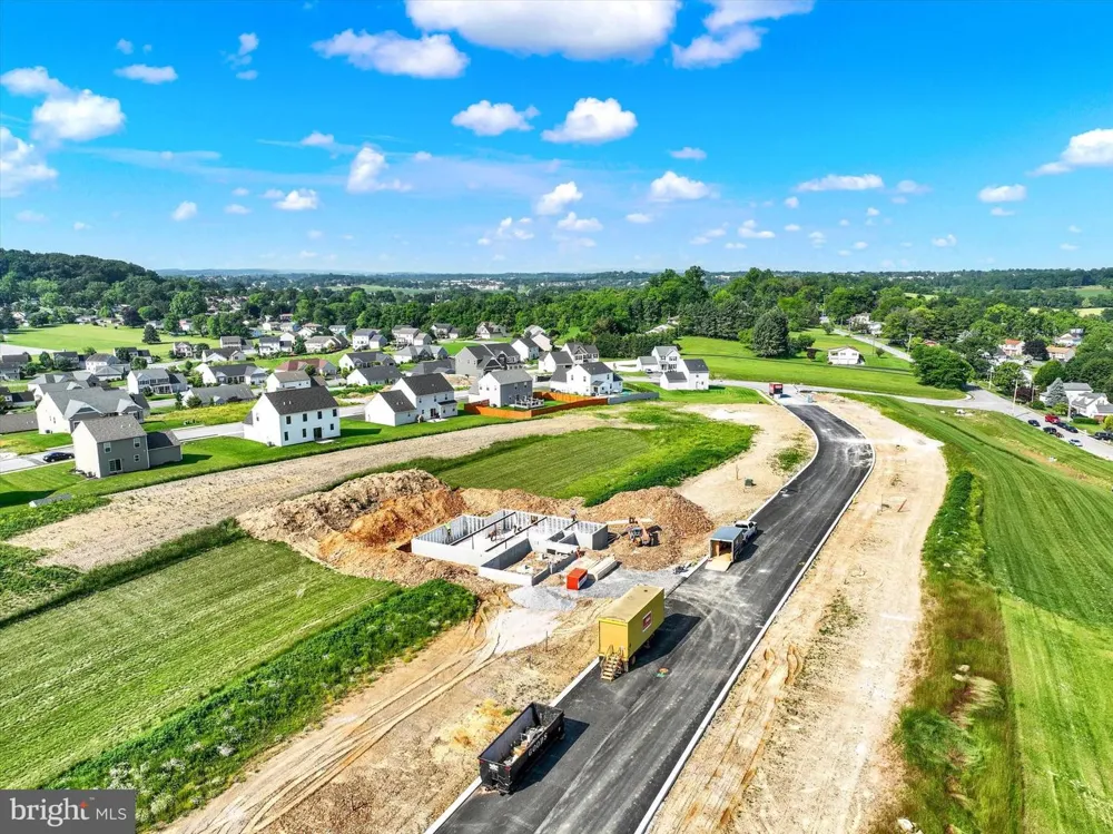 350 LLOYDS LANE York, PA 17406