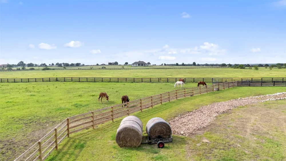 108 Country Vista Lane Georgetown, TX 78626