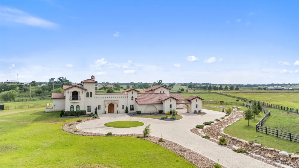 108 Country Vista Lane Georgetown, TX 78626