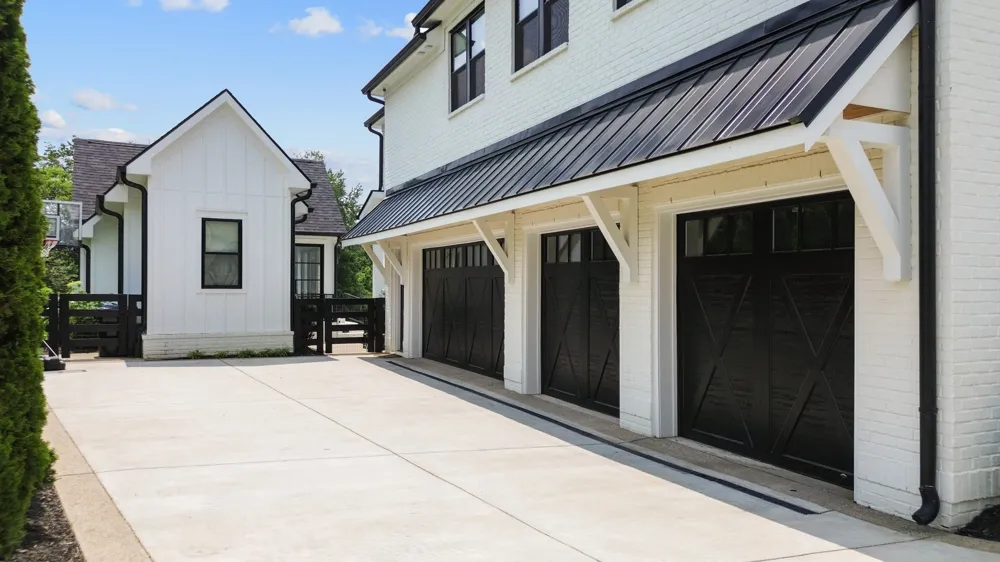 7025 Lanceleaf Drive College Grove, TN 37046