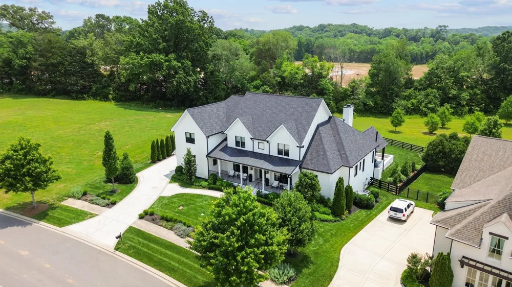 7025 Lanceleaf Drive College Grove, TN 37046