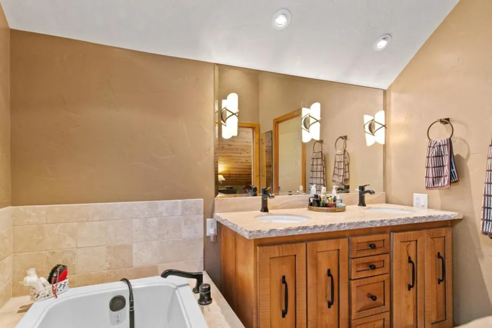 21900 Parrott Ranch Road Carmel Valley, CA 93924
