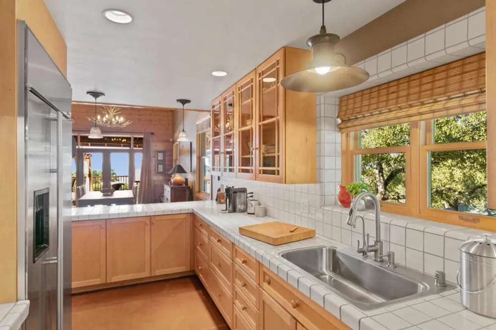 21900 Parrott Ranch Road Carmel Valley, CA 93924