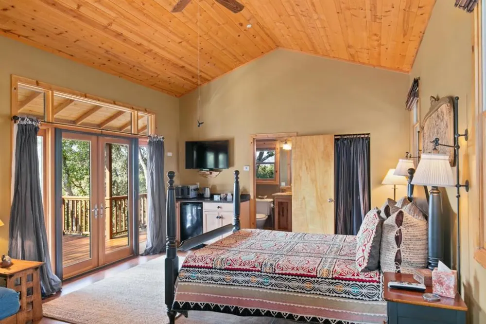 21900 Parrott Ranch Road Carmel Valley, CA 93924