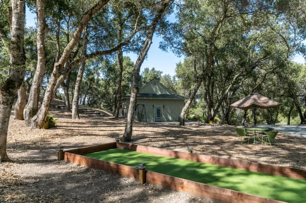 21900 Parrott Ranch Road Carmel Valley, CA 93924