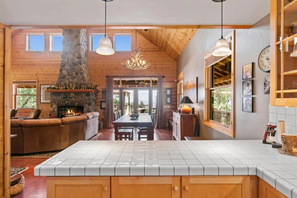 21900 Parrott Ranch Road Carmel Valley, CA 93924