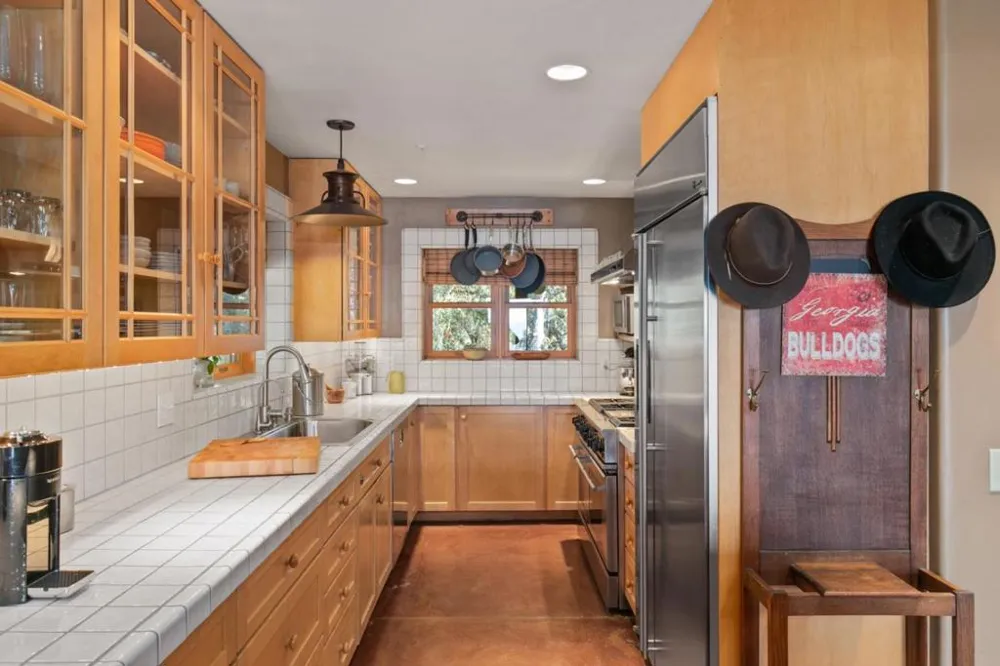 21900 Parrott Ranch Road Carmel Valley, CA 93924