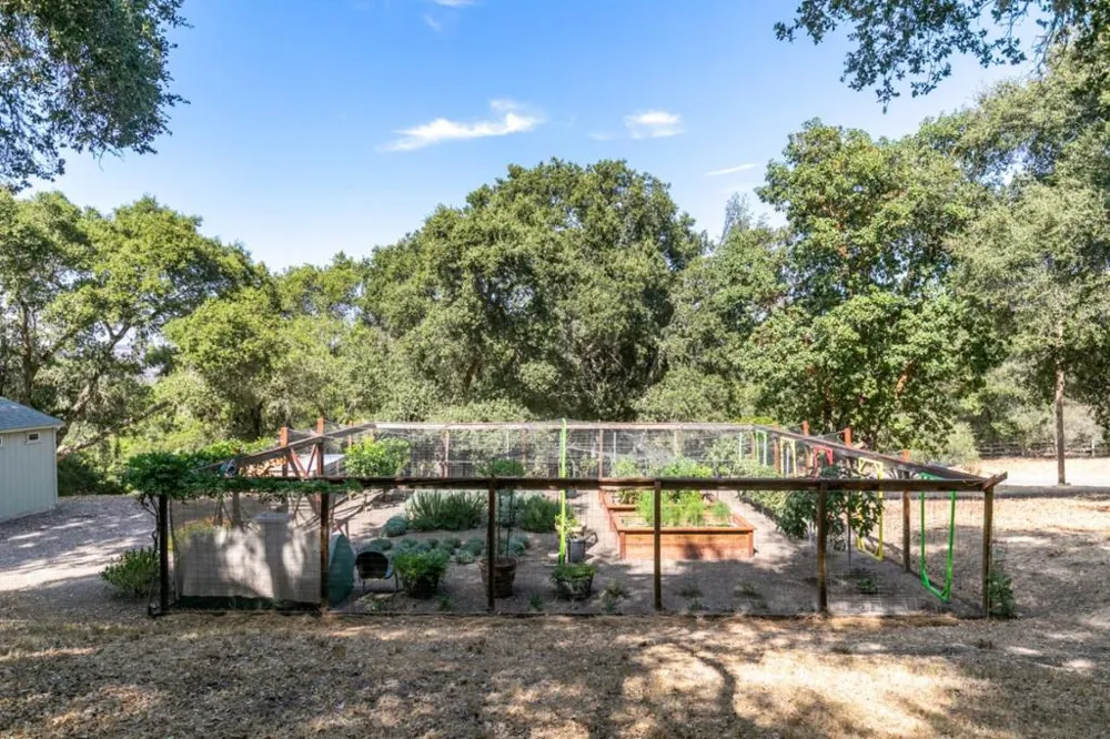 21900 Parrott Ranch Road Carmel Valley, CA 93924