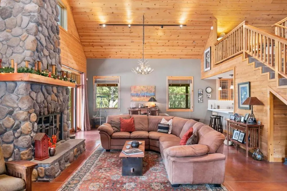 21900 Parrott Ranch Road Carmel Valley, CA 93924