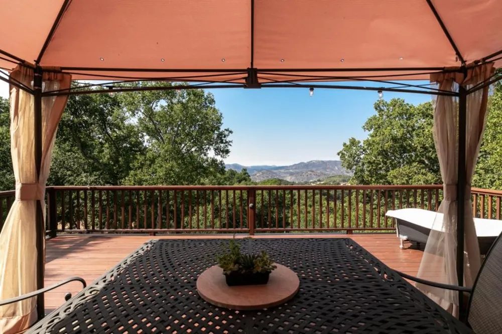 21900 Parrott Ranch Road Carmel Valley, CA 93924
