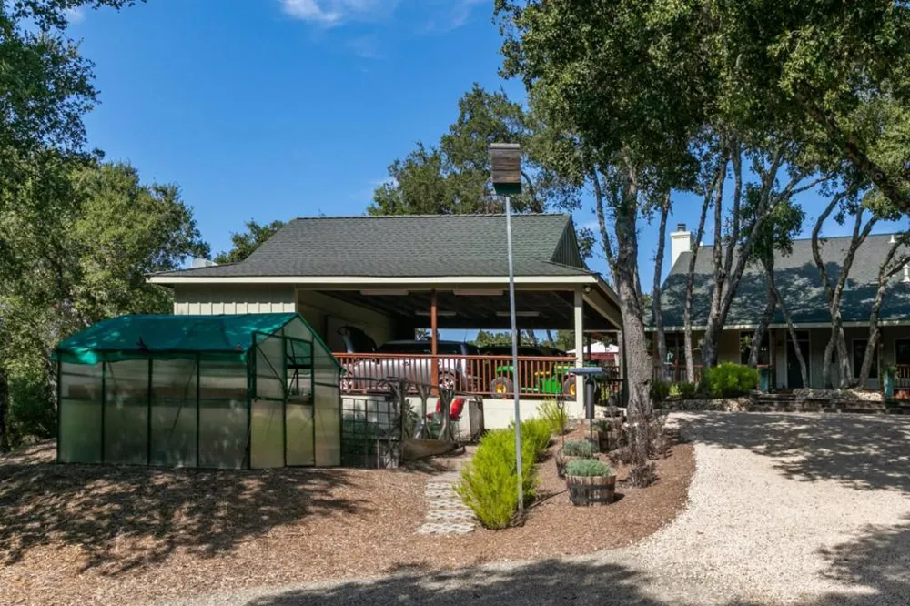 21900 Parrott Ranch Road Carmel Valley, CA 93924