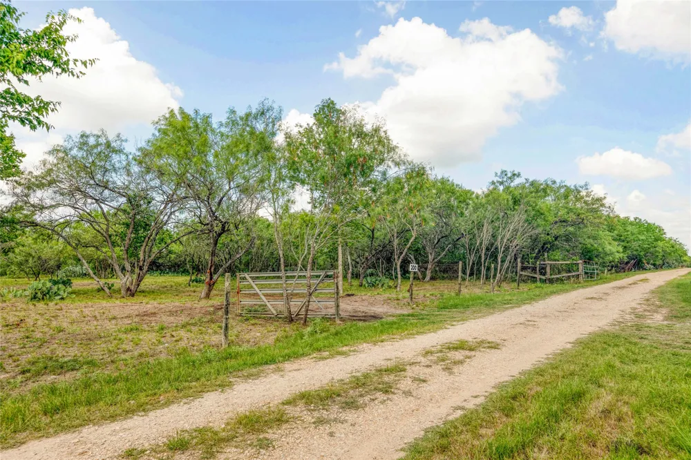 200 Armstrong Road Lockhart, TX 78644